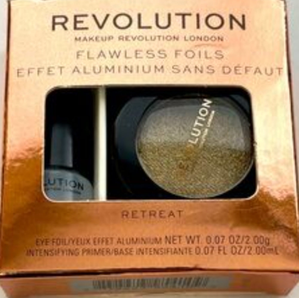 Revolution Flawless Foils in Metallic Gold Retreat